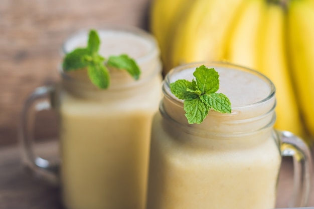 Banana smoothies and bananas