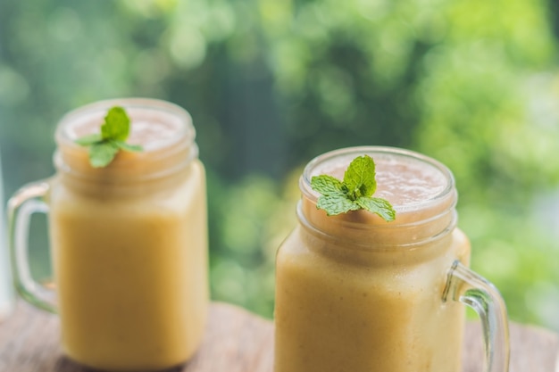 Banana smoothies and bananas