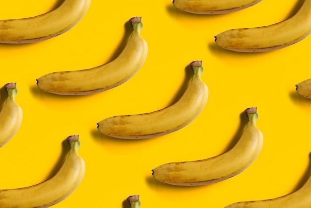 Photo banana on a yellow background