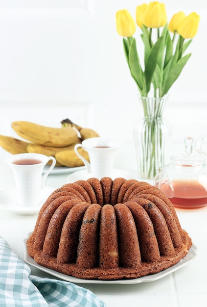 Bananen Bundt Cake met thee voor theetijd