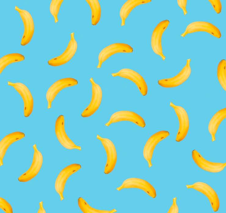 Foto bananenpatroon op blauwe achtergrond
