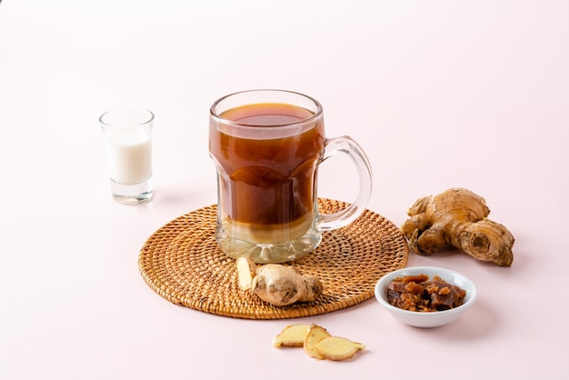 Bandrek is een traditionele hete, zoete en pittige drank afkomstig uit de Soendanezen van West-Java, Indonesië