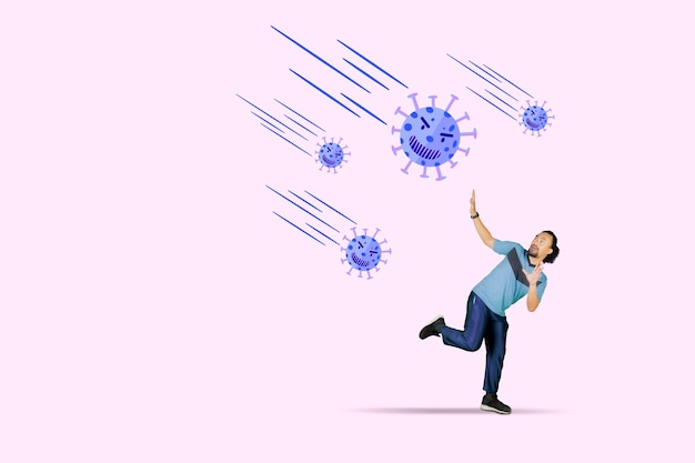 Bange man die wegrent van het coronavirus