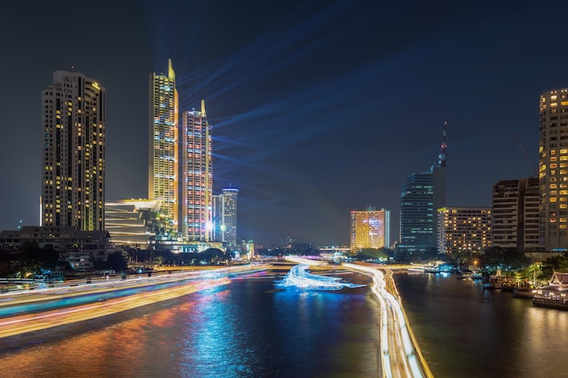 방콕 도시 강변, 건축 및 여행 컨셉
