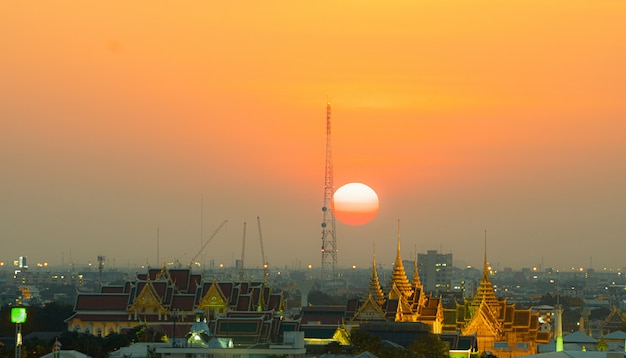 Bangkok stad in zonsondergang.