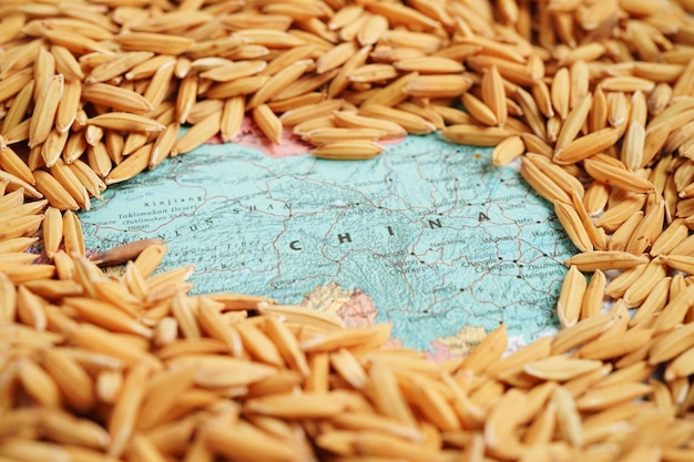 Бангкок, Таиланд, 12 марта 2023 г. Карта Китая с зерновым рисом с сельскохозяйственной фермы Закон и справедливость