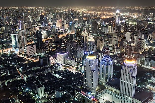 BANGKOK, THAILAND - NOVEMBER 09, 2014: Bangkok nacht uitzicht vanaf Baiyoke Tower, Thailand