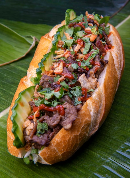 Banh mi - вьетнамский сэндвич - вьетнамская еда