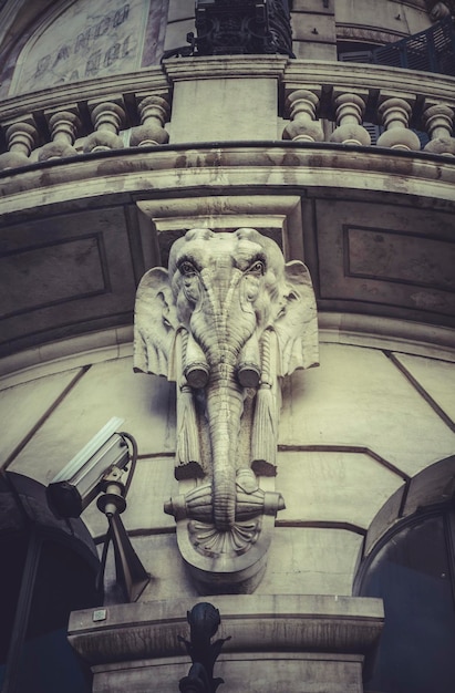 Bank, Afbeelding van de stad Madrid, zijn karakteristieke architectuur