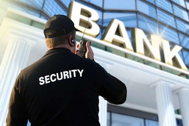 Foto agente di sicurezza bancario