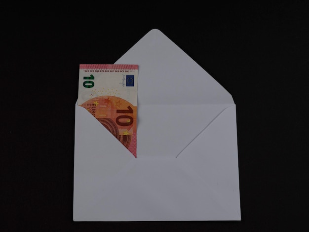 Bankbiljet van 10 euro in envelop