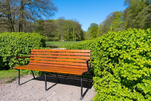 Foto bankje in een deens park