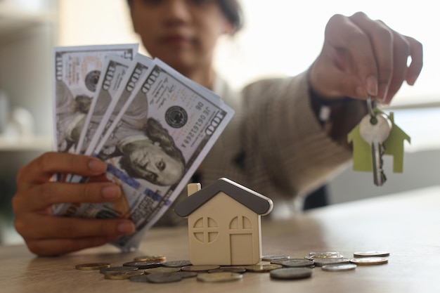 Банки одобряют кредиты на покупку жилья. контракт на покупку дома, страховку или кредит на фоне недвижимости. р