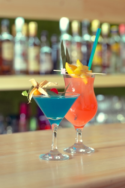 bar Cocktails drankjes selectie veelkleurige zomerdranken