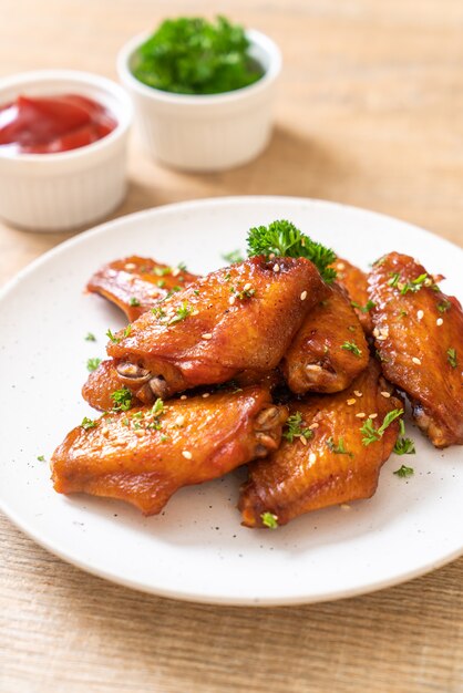 barbecue chicken wings with white sesame