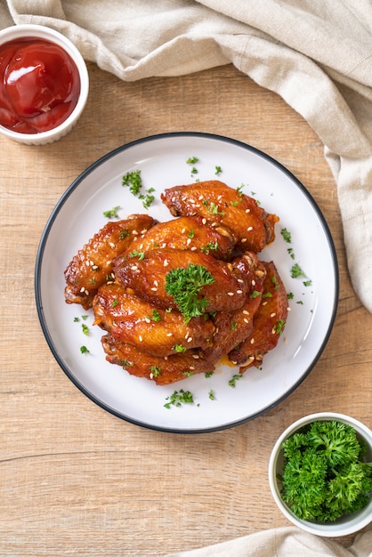 barbecue chicken wings with white sesame