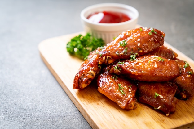 barbecue chicken wings with white sesame