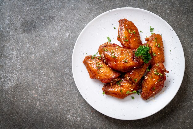 barbecue chicken wings with white sesame