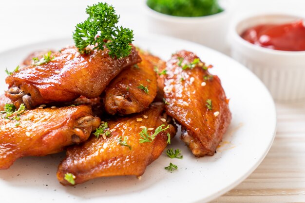 barbecue chicken wings with white sesame