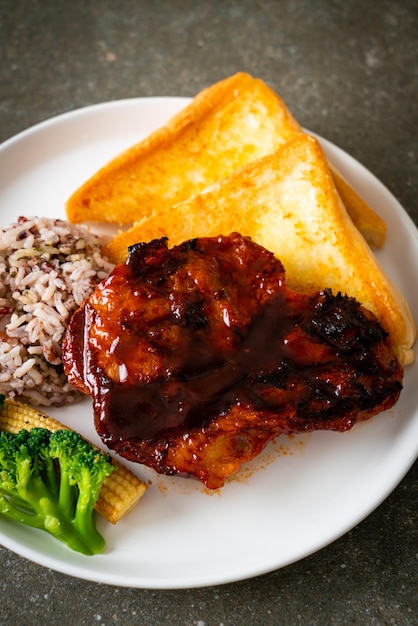 Barbecue pork steak with rice berry