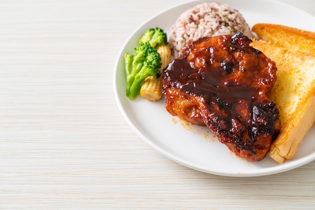 Barbecue pork steak with rice berry