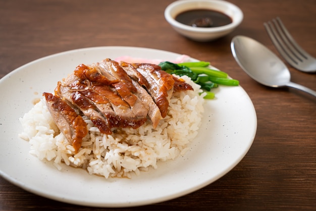 Barbecue roasted duck on rice