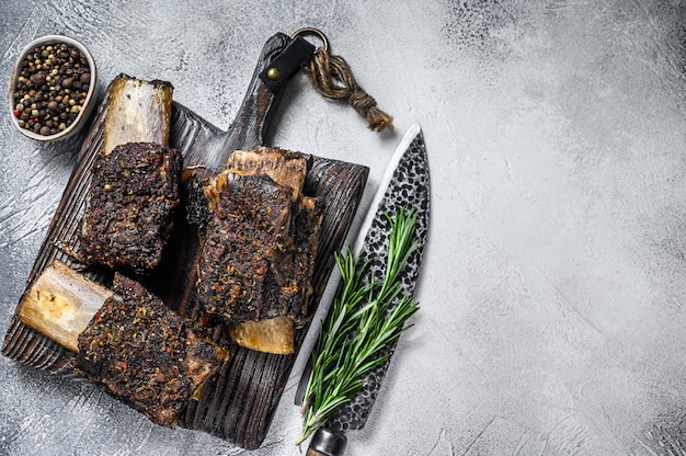 Barbecue runderribben met korte klauwplaatjes met kruiden