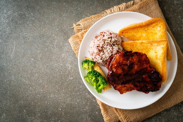 Barbecue varkenssteak met rijstbes