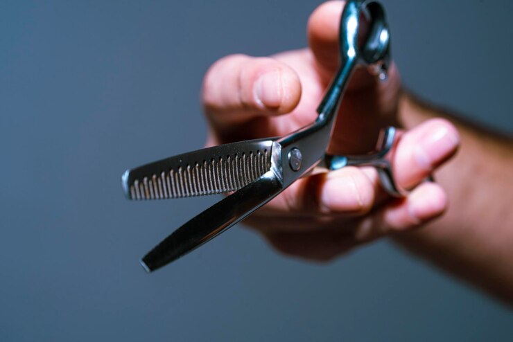 Photo barber shop man holding scissors barber scissors barbershop barber scissors vintage barbershop