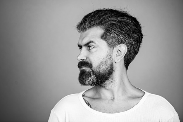 Barbershop Portret van bebaarde man Geïsoleerd Lange baard en snor