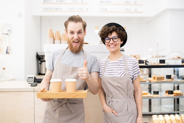 Barista die uitstekende koffie zet