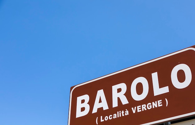 Barolo dorp verkeersbord Unesco site Italië