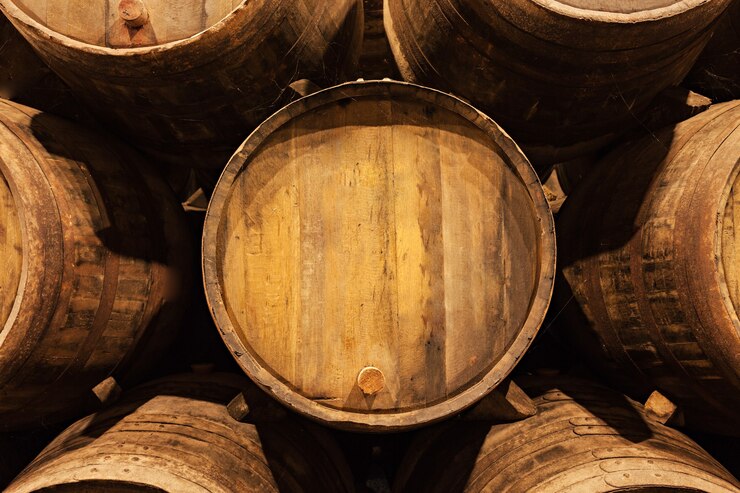 Photo barrels in the wine cellar, porto, portugal