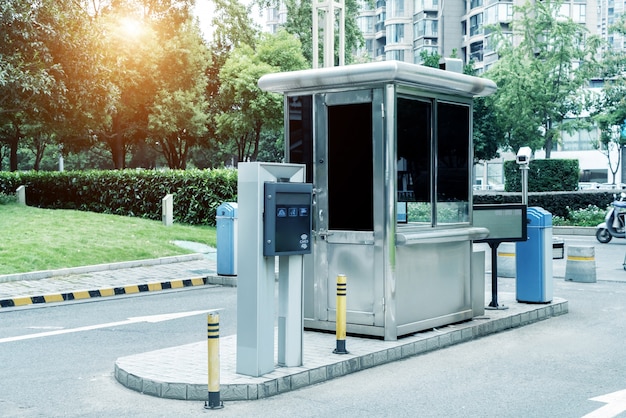 Barrière van een hotelsparkeerterrein