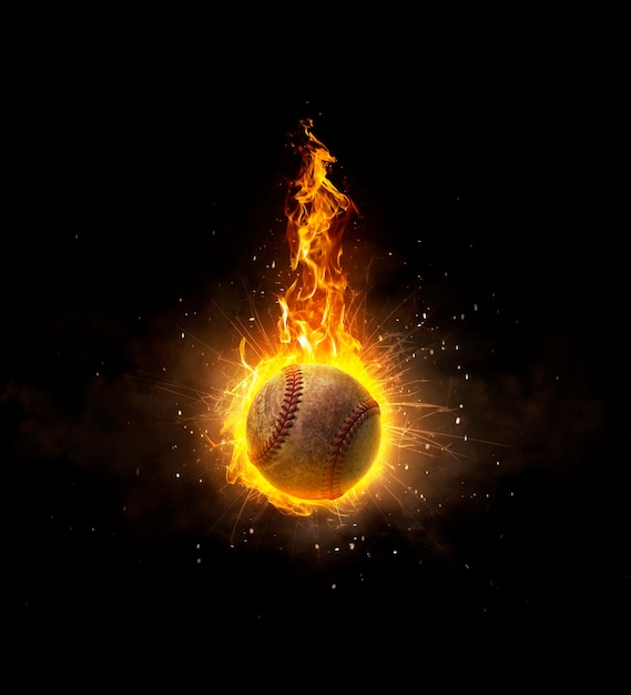 Foto palla da baseball in fiamme su sfondo nero