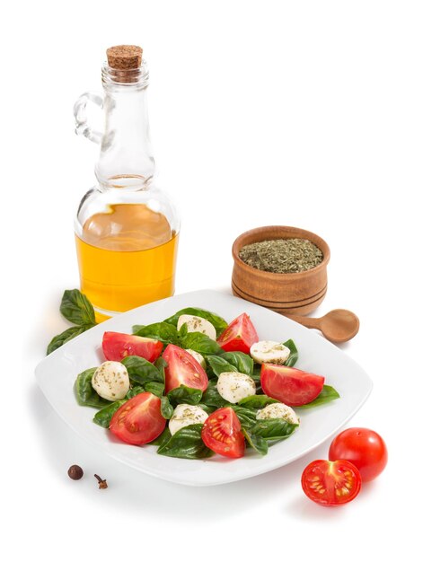 Photo basil mozzarella and tomato salad