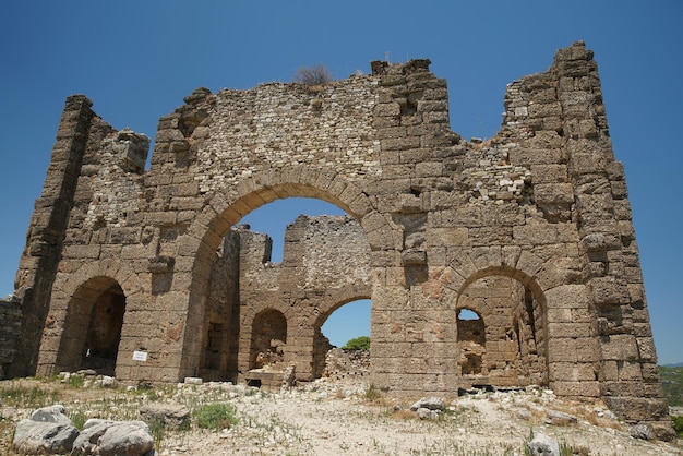 Photo basilica of aspendos ancient city in antalya turkiye