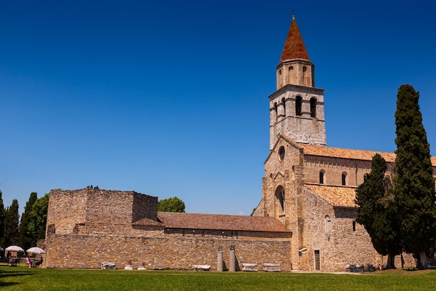 Aquileia Udine Italy의 Basilica di Santa Maria Assunta 11세기에 지어진 Aquileia의 총대주교 대성당 로마 제국의 중요한 기독교 광경