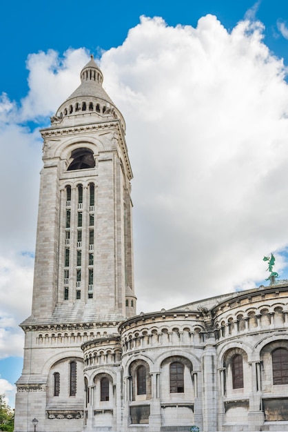 Photo basilica of the sacred heart of paris or basilica coeur sacre on montmartre in paris