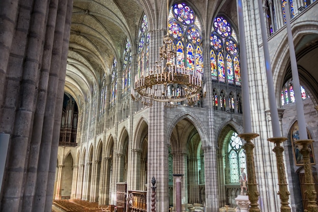 Photo basilica of saintdenis interior view