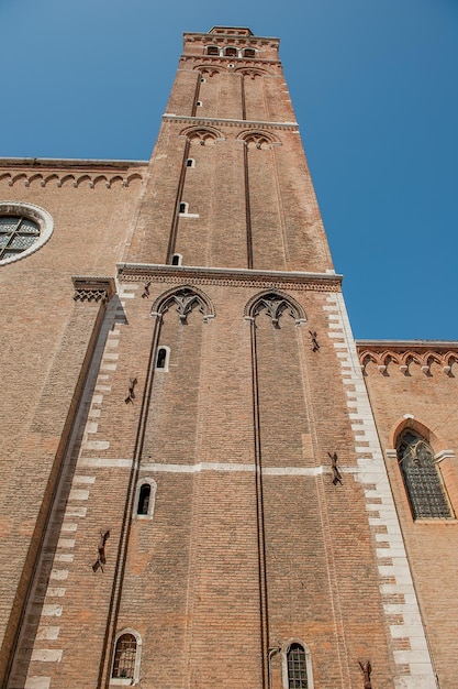 La basilica di santa maria gloriosa dei frari detta comunemente solo dei frari è la più grande delle chiese di venezia