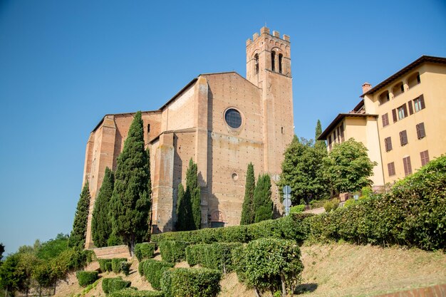 Basiliek Cateriniana San Domenico, Oude historische stad in Italiaans Toscanië