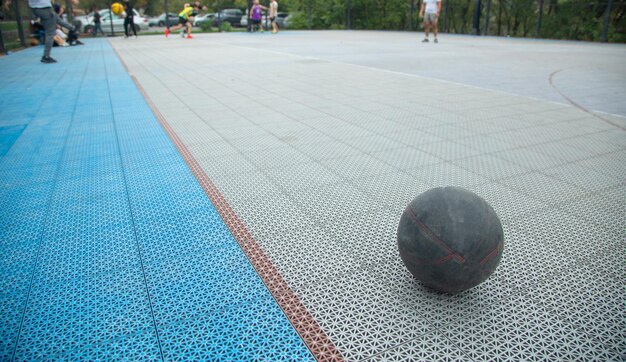 Basketbal op de basketbalarena