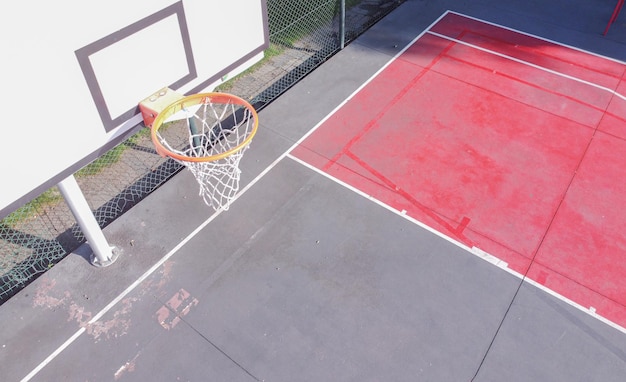 Photo basketball basket seen from above from drone