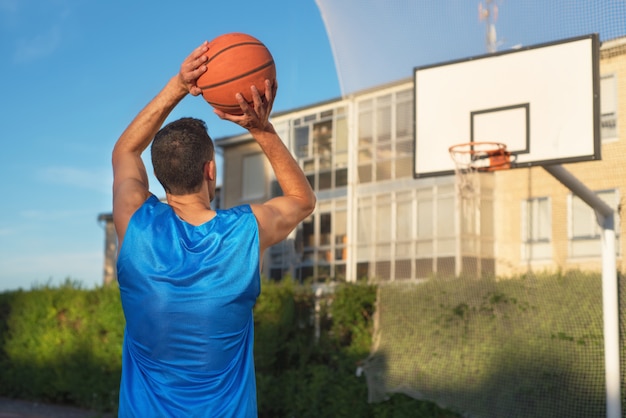 Basketball player in free throw.