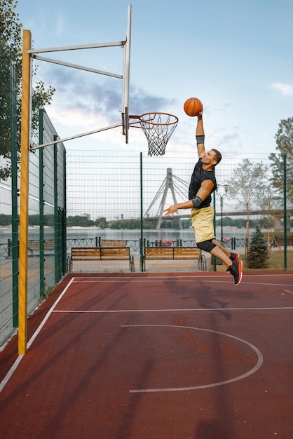 Basketball player makes shoot in jump