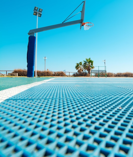 Basketbalspeeltuin op het strand van Poetto