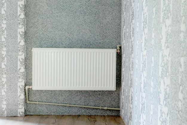 Batterijverwarming in de kamer Gezellige warme plek in huis Autonome verwarming