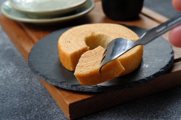 Baumkuchen of Tree Cake of log cake is een typisch Duitse, ook populair in Japan als zoet dessert