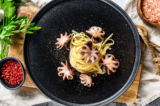 Bavetti pasta with baked octopus